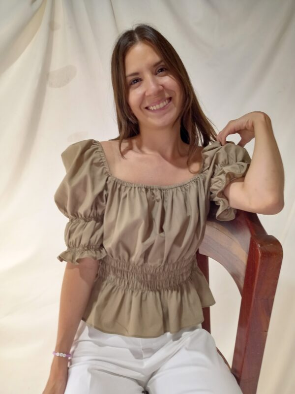 Blusa Escote Cuadrado Camel